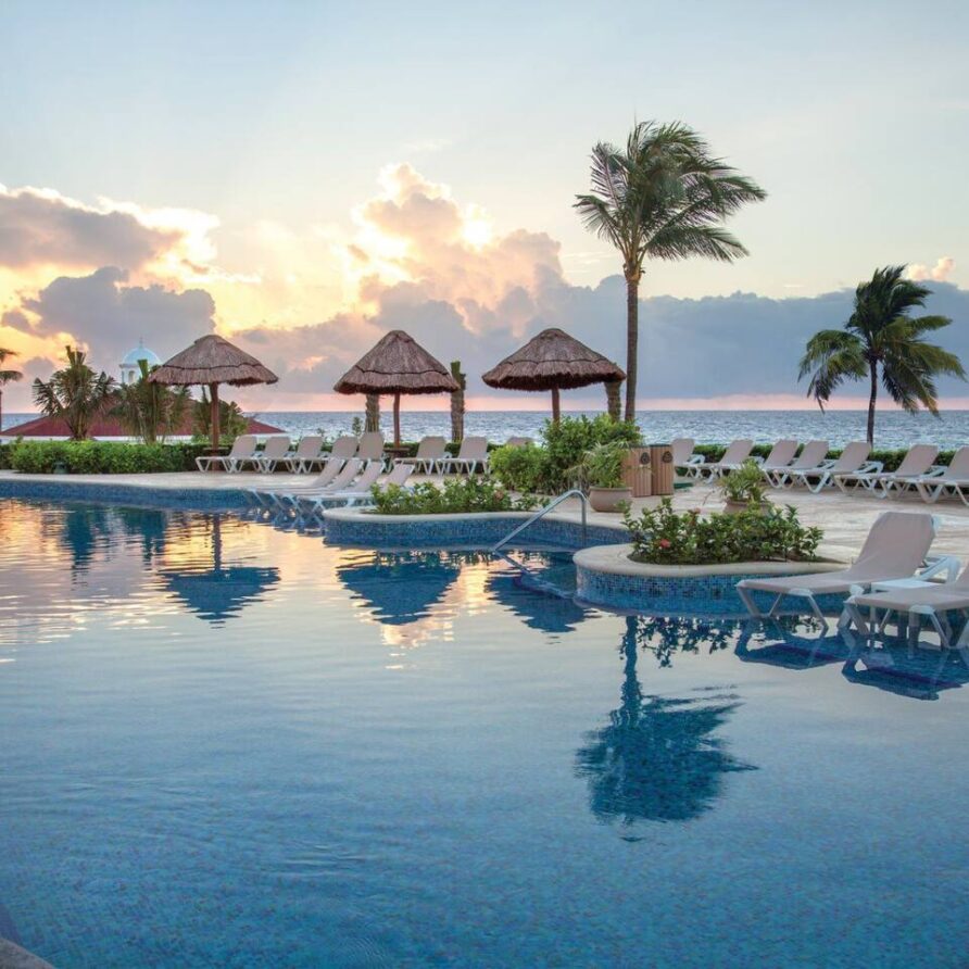 Riviera Maya Swim-Up Hotel Room