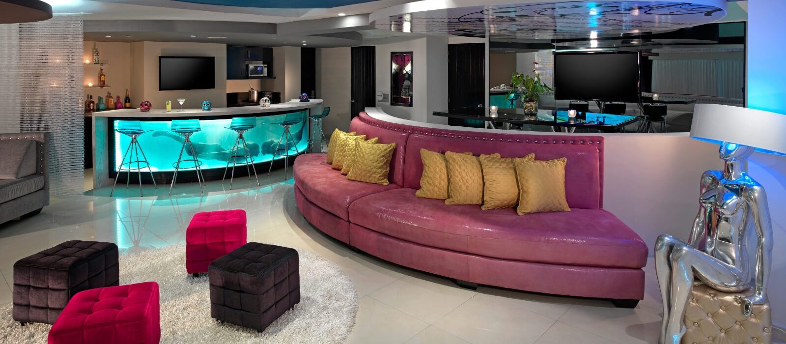 Hard-Rock-Hotel-Vallarta-RockStarSuite_Bar_LQ.jpg